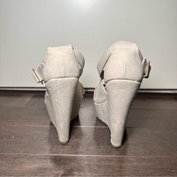 Steve Madden Xternal Suede Wedges - Picture 4 of 9